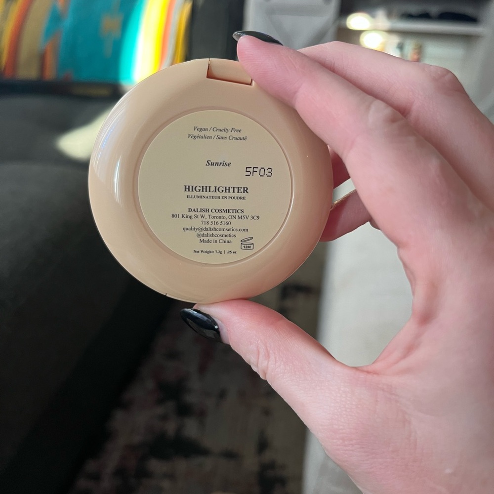 Natural Finish Setting Powder - Cream - Picture 8 of 9